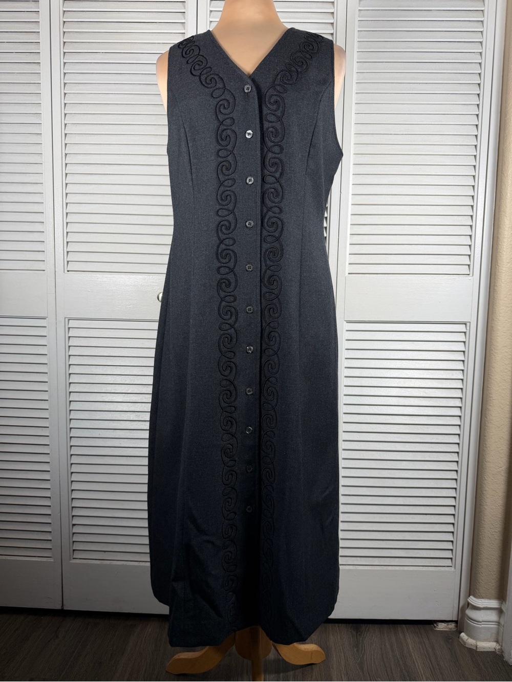 Vintage Talbotsโ Petites 100% Wool Embroidered Gray Midi Dress Size 10P